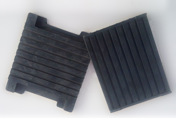 鐵路軌下橡膠墊板