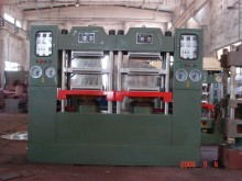 1000KN平板硫化機(jī)1.jpg